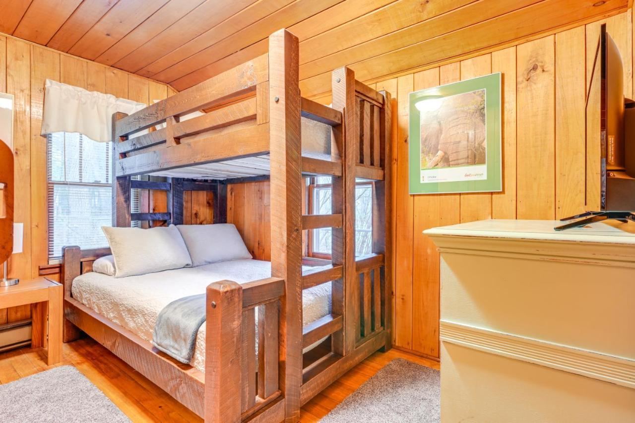 East Tawas Cabin With Deck, Backyard And Fire Pit! Exterior foto